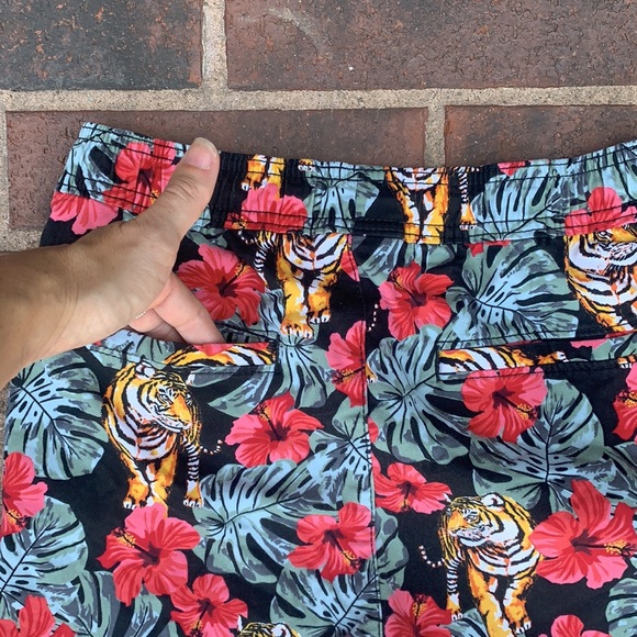 Tiger shorts - Picture 5 of 6